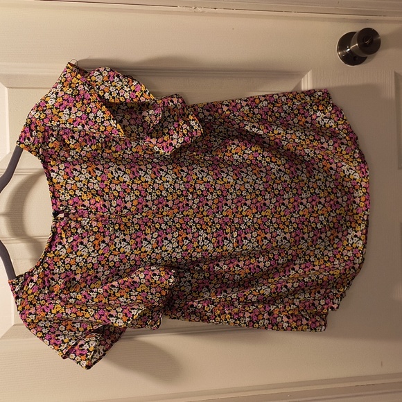 Rose and Thyme Butterfly Sleeve Top - Picture 3 of 3